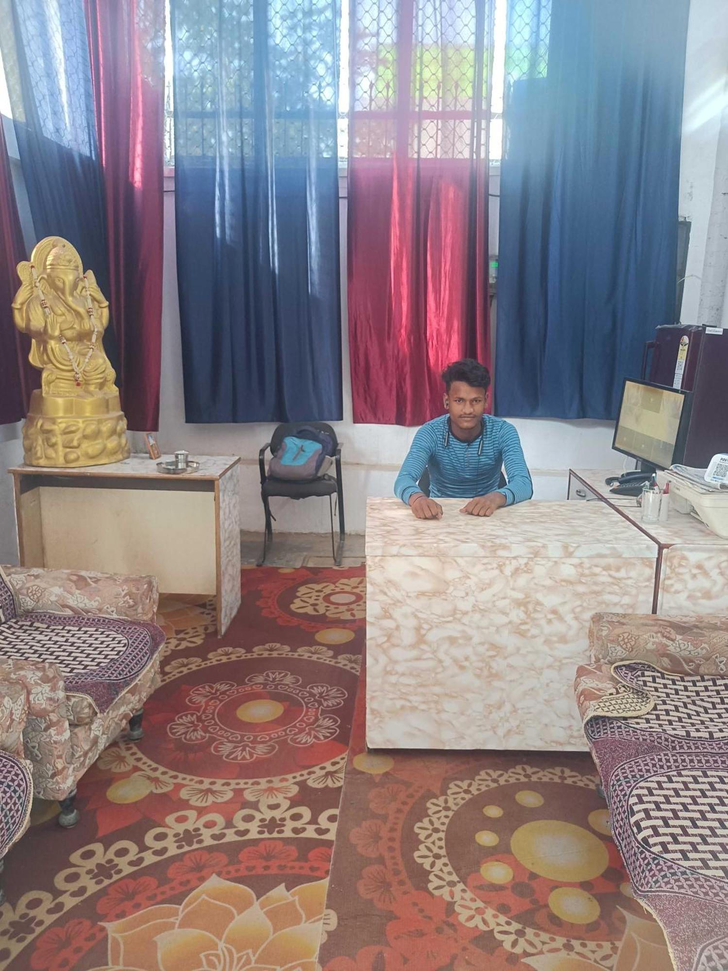 Hotel O Gracious Inn Lucknow Esterno foto